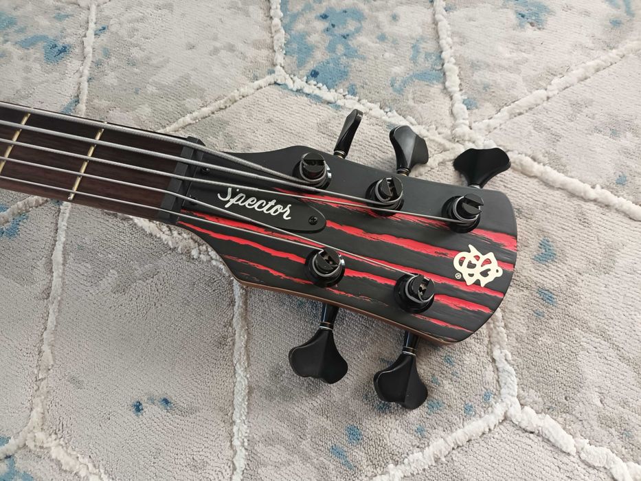 Spector NS Pulse 5 Carbon Cinder Red Bass 35" EMG DC Klucze GOTOH Gitara Basowa GATOR CASE