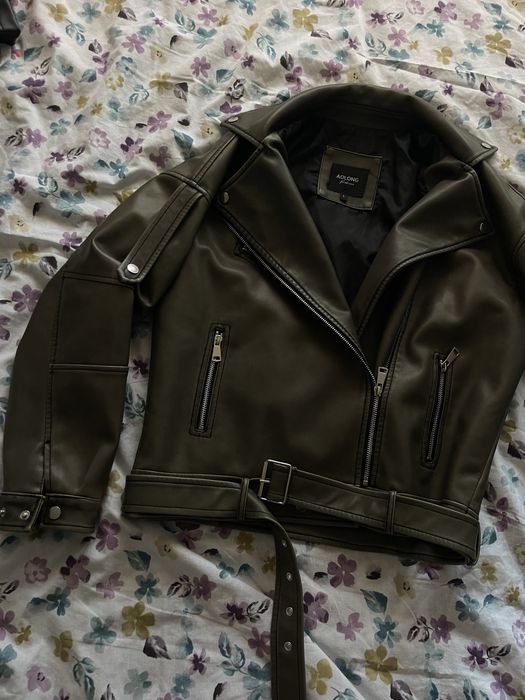 Шкіряна курточка вкорочена