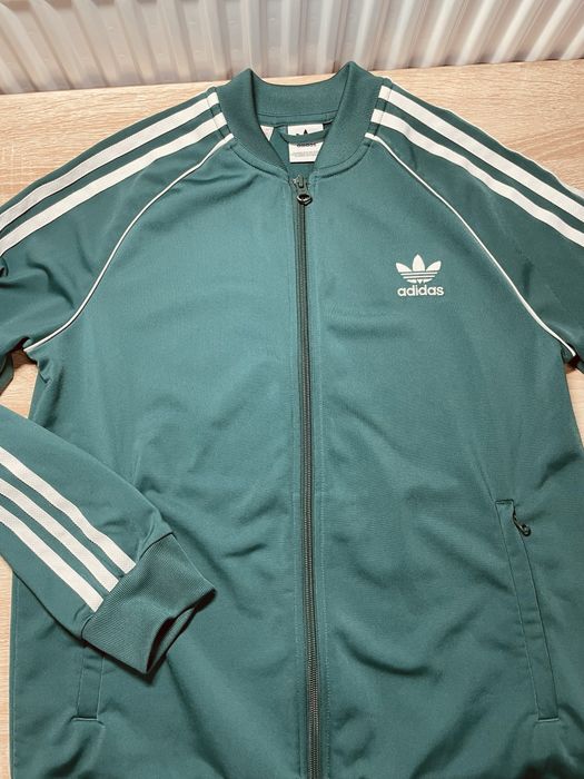 Adidas зіпка, ідеальний стан, 8/10 є незначні плямки на фото,