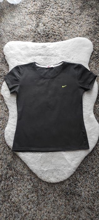 T-shirt damski czarny Nike L