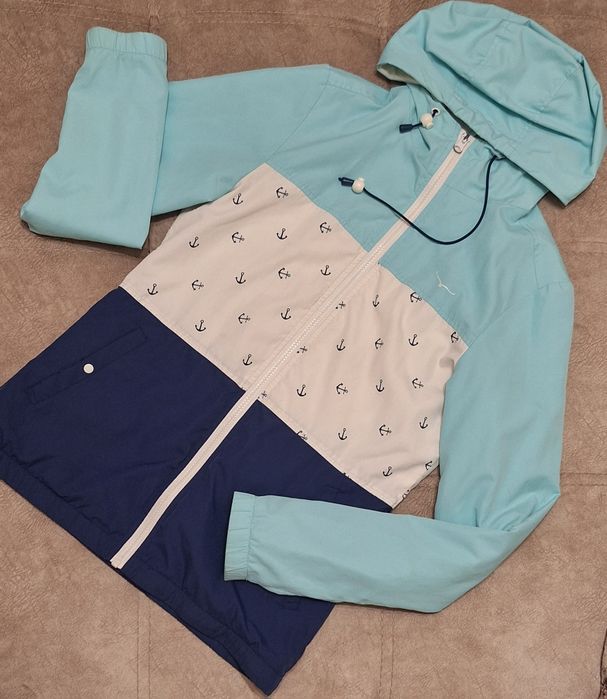 Куртка вітрівка жіноча