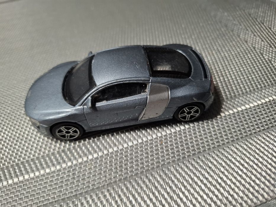 Bburago audi r8 model samochodu