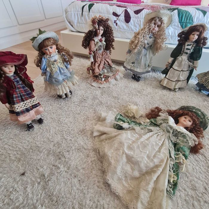 Bonecas de porcelana