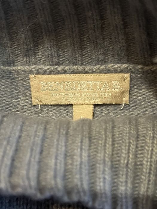 Блакитний светр Benedetta B