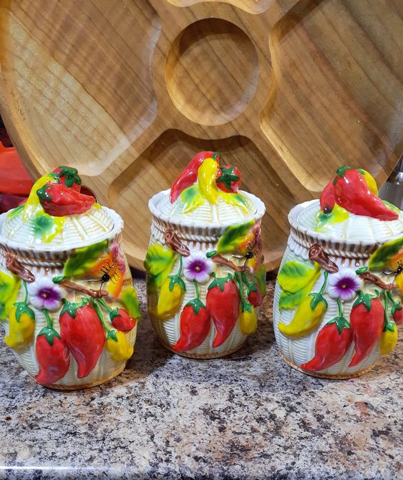 Оригінальні керамічні  баночки  0.5 л