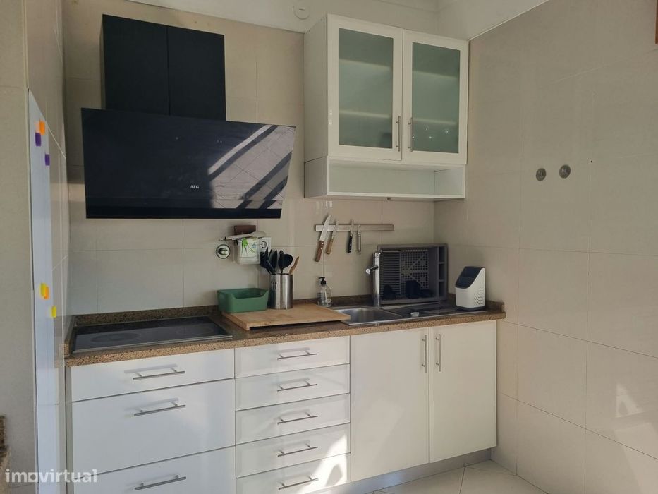 Excelente Apartamento T2 Para Arrendar Em São Domingos De Benfica