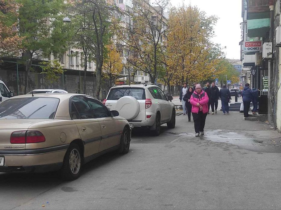 продаж торгового приміщення центр Києва орендар окупність 8,6  років