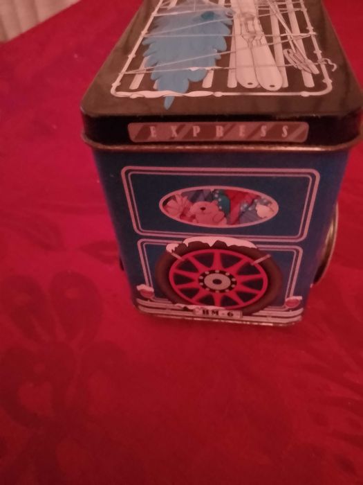 DiNg dOnG-Pai Natal Lata Caixa Musica Camiao10E-Galoc.Criança2EDesde2E