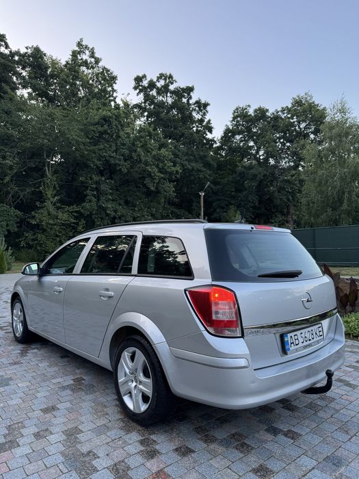 Opel astra H 2009р продам Опель Астра Н  авто в рідній фарбі