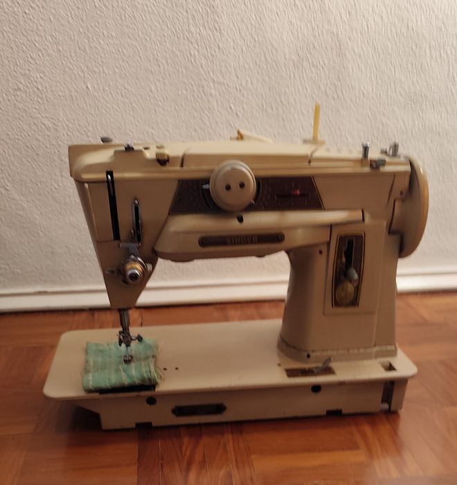 Máquina de costura Singer  401g slant-o-matic