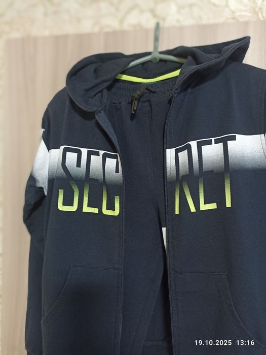 Костюм спортивний