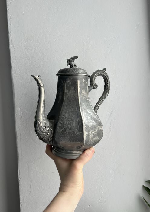 Старовинний чайник з олова. Декор / вінтаж