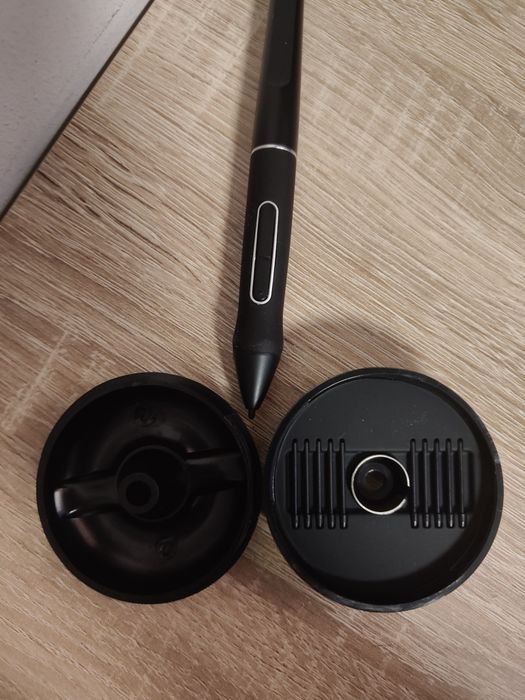 NOWY Huion Kamvas 13 tablet graficzny + długopis graficzny + rękawiczka.
