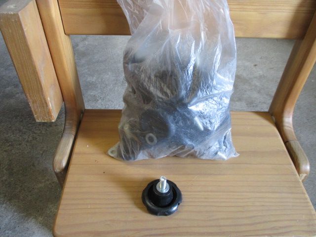 Lote 300 parafusos M6 por 50 mm cabeça chave fendas + 32 M8.