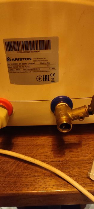 Бойлер 10л,1,2кВт.Ariston DUNE RS 10 PL EU