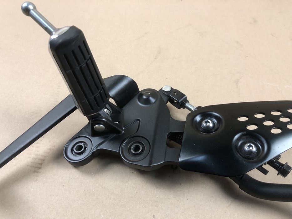 Yamaha MT07 Prawy Set Kierowcy Dźwignia Hamulca Pompa Podnóżek Przód