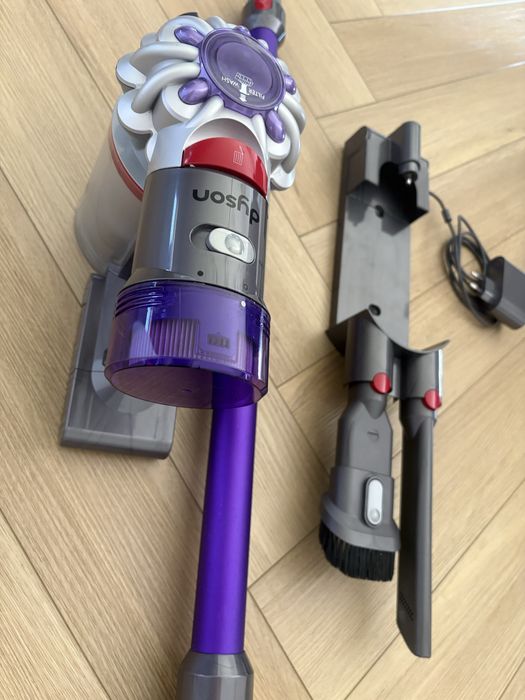 Odkurzacz pionowy Dyson V8 Origin.