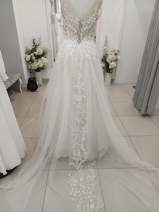 Suknia Ślubna powystawowa chille