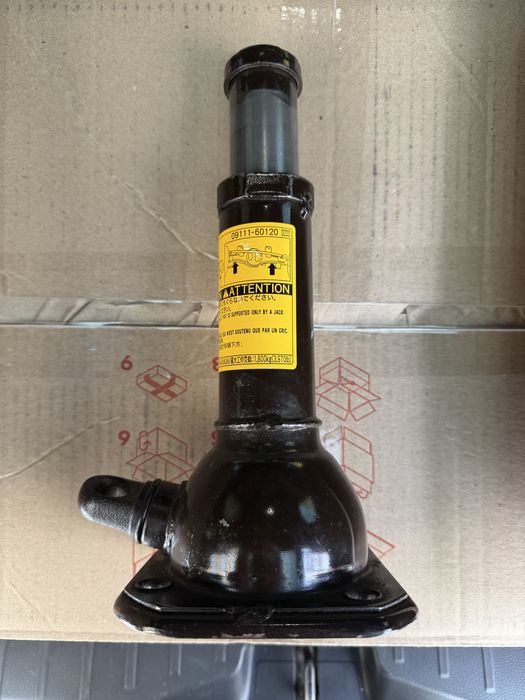 Наборы ключей, Домкрат Тойота Ленд Крузер