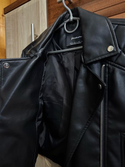 Укорочена шкірянка-косуха Stradivarius S розміру в ідеальному стані