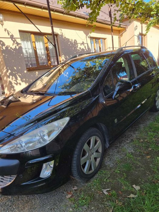 Автомобіль Пежо 308