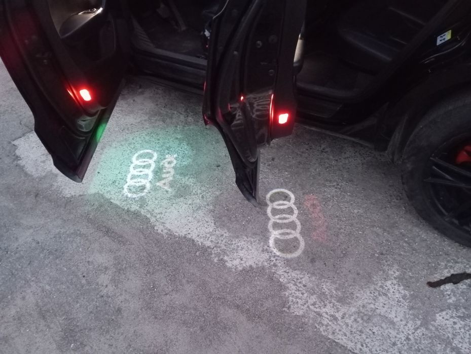 Продам AUDI Q3 quattro