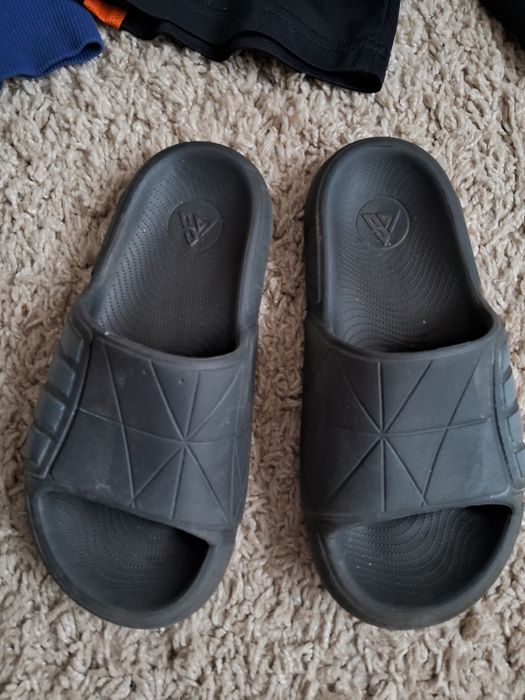 Отдам вещи на мальчика 4-5 лет +игрушки машинки