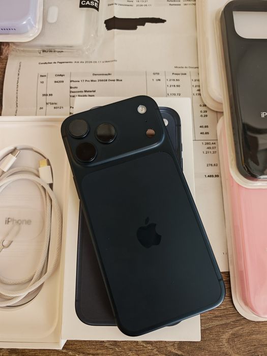 iPhone 17 Pro Max 6.9" 256GB Azul Seminovo(Menos de 1 Mês de uso)C/Garantia Aceito Retomas