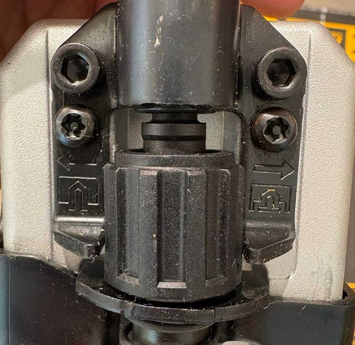 Gwoździarka DeWalt 21° DCN920B 20V OUTLET!