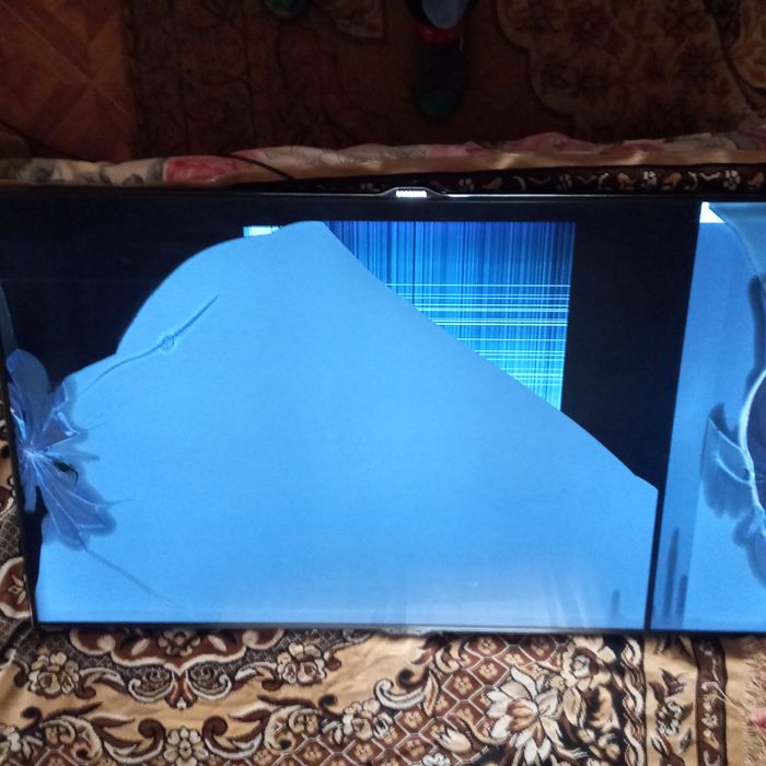 Samsung UE55ES7090 телевізор (55") Full HD Smart TV на запчастини.