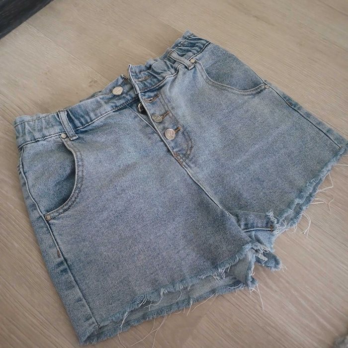 Джинсові шорти жіночі
