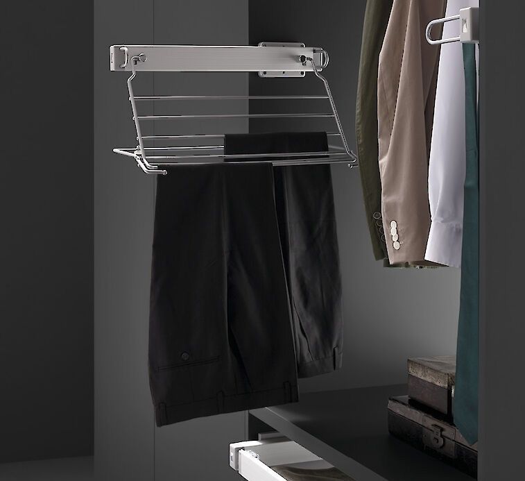 Бічна висувна вішалка для штанів