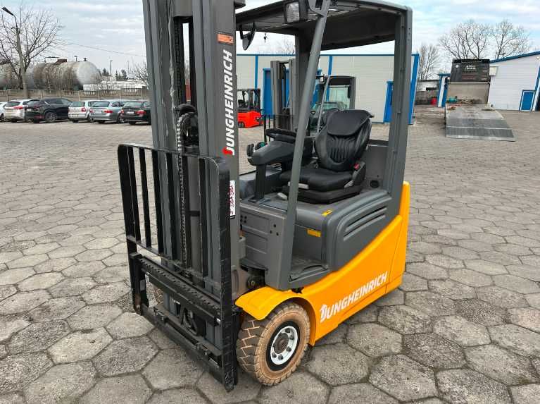 Wózek Widłowy JUNGHEINRICH EFG215 ROK 2018 TRIPLEX 5,5 M