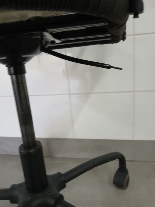 Cadeira giratória preta IKEA