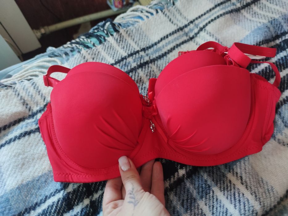 Бюстгальтери звичайні та ДІОРЕЛЛА