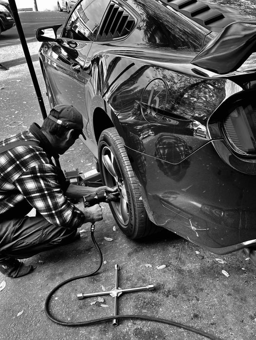 Зняття секретних болтів і гайок