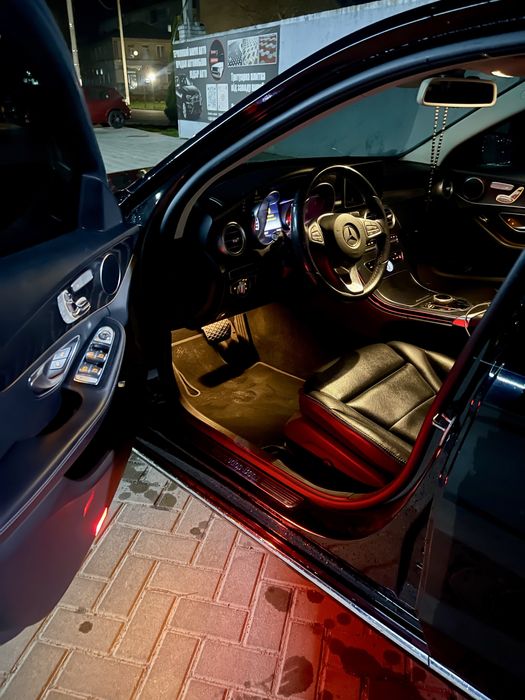 Продам Mersedes Benz C 300, 2016 р.в.  2 л. турбо задній привод