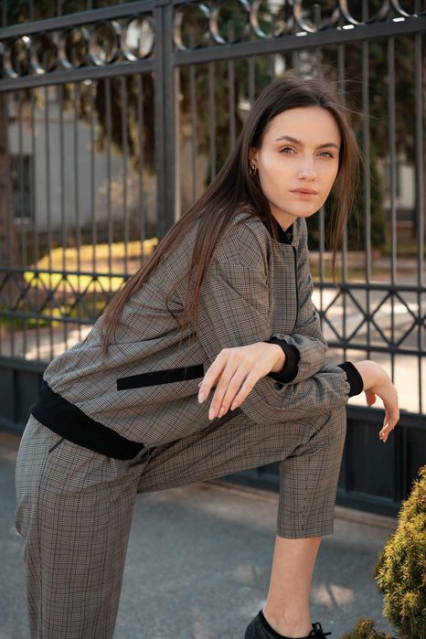 Стильний бомбер у клітинку DIVINE for you