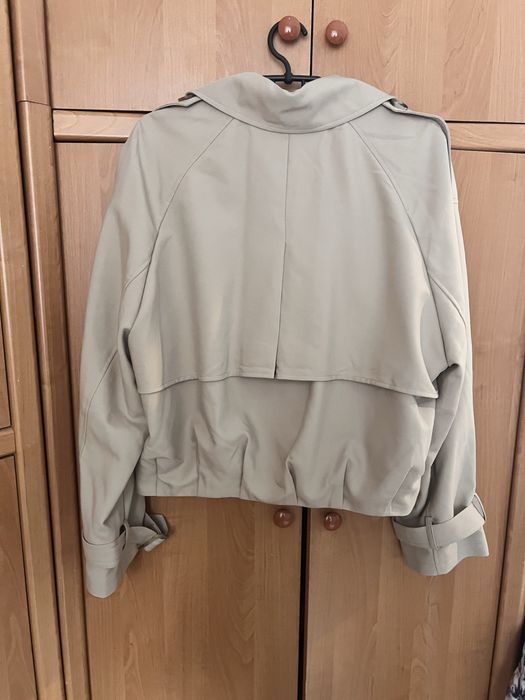 Укорочений тренч від Mohito