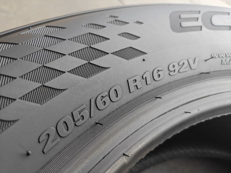 R16 205 60 Kumho Ecsta  шини літні комплект або пара в ідеальному стані в  ідеальному стані майже нові