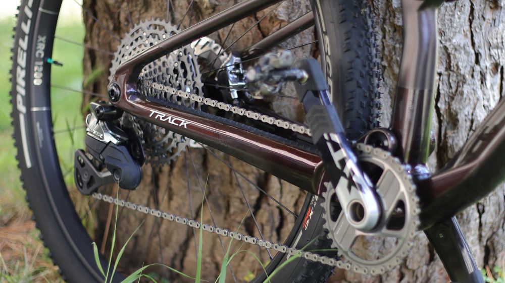 Megamo Track 01 Slr