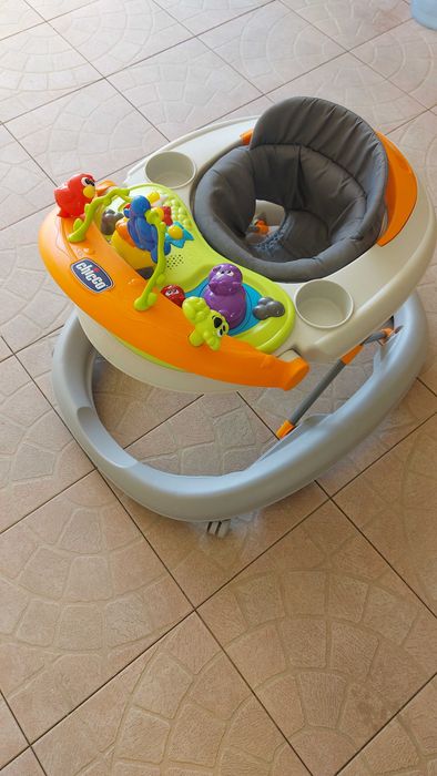 Voador chicco como novo