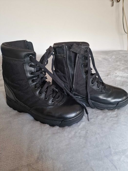 Botas em pele de trabalho