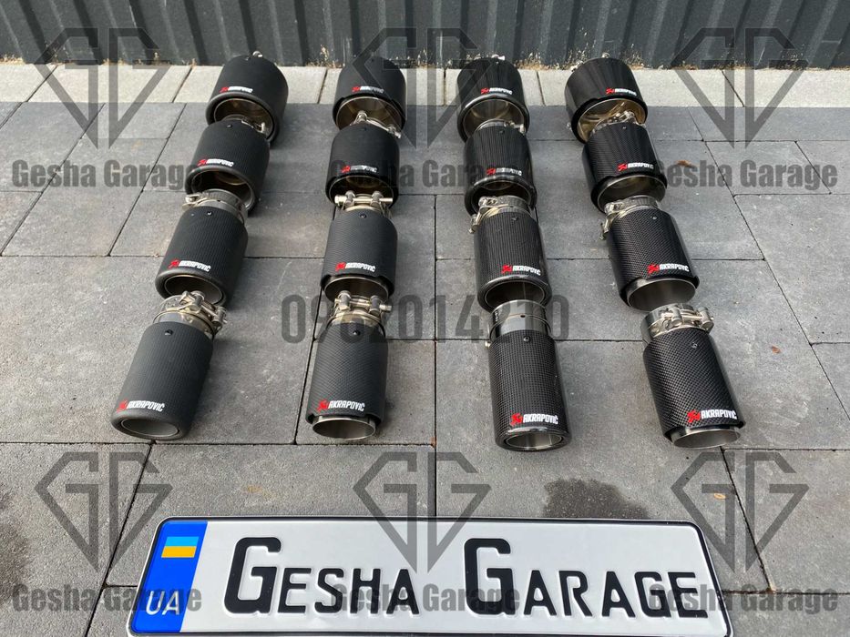 Насадка на вихлопну akrapovic акрапович ліва левая права правая карбон
