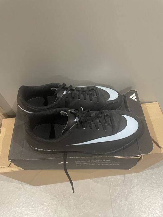 Halówki Nike rozm 36.5