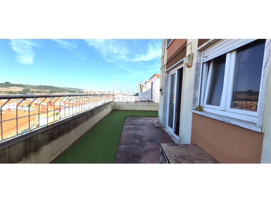 Apartamento T2 com terraço