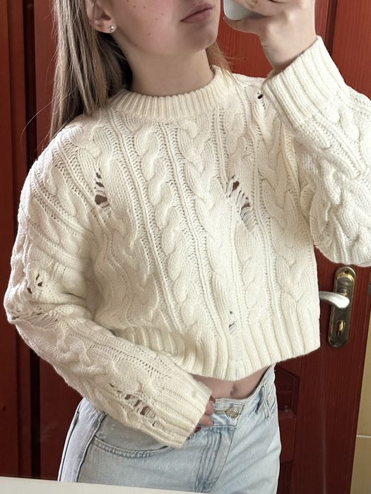 Укорочена кофтинка bershka,розмір s