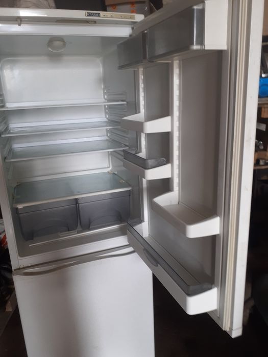 Продам холодильник