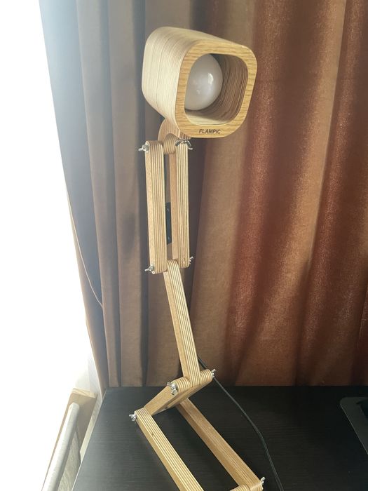 Настільна лампа Pixaro Light від Flampic зі смарт Led лампочкою