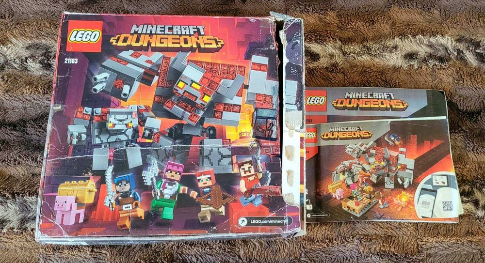 LEGO Minecraft Бій за червонокамінь (21163)